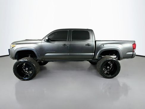 Used 2016 Toyota Tacoma TRD Sport w/ Towing Package RWD image 4