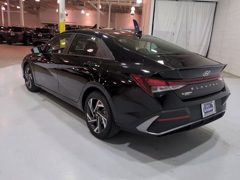 Certified 2025 Hyundai Elantra Sport FWD image 5