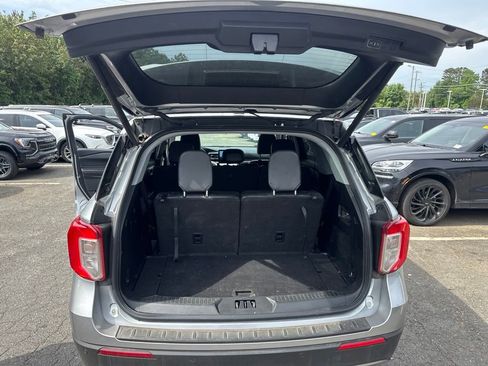 Used 2022 Ford Explorer XLT w/ Equipment Group 202A RWD image 15