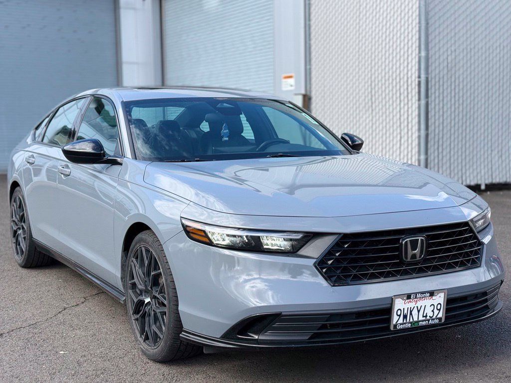 Used 2023 Honda Accord Sport image 7