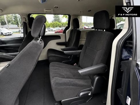 Used 2012 Dodge Grand Caravan SXT FWD image 11