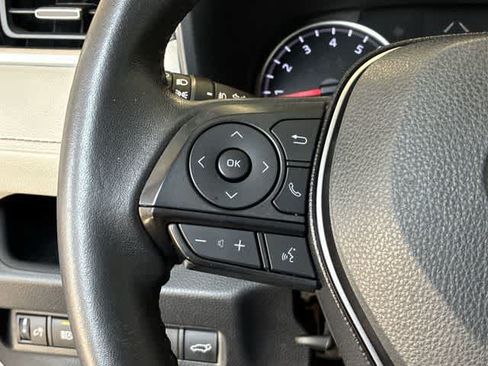 Used 2021 Toyota RAV4 XLE Premium FWD image 26