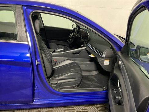 Used 2024 Hyundai Elantra Limited image 36