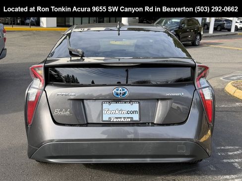 Used 2017 Toyota Prius Four image 7