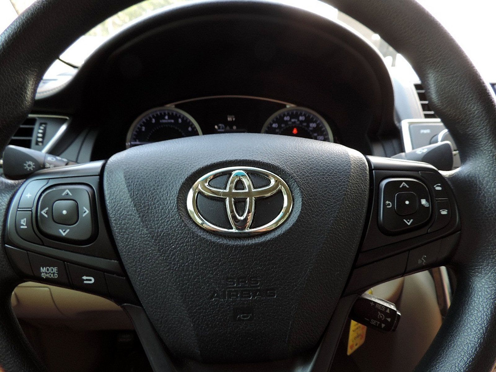 Used 2017 Toyota Camry LE FWD image 22