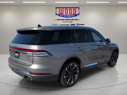 Used 2021 Lincoln Aviator Reserve w/ Equipment Group 202A AWD/4WD image 3