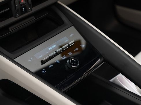 Used 2024 Porsche Macan 4 Electric image 27