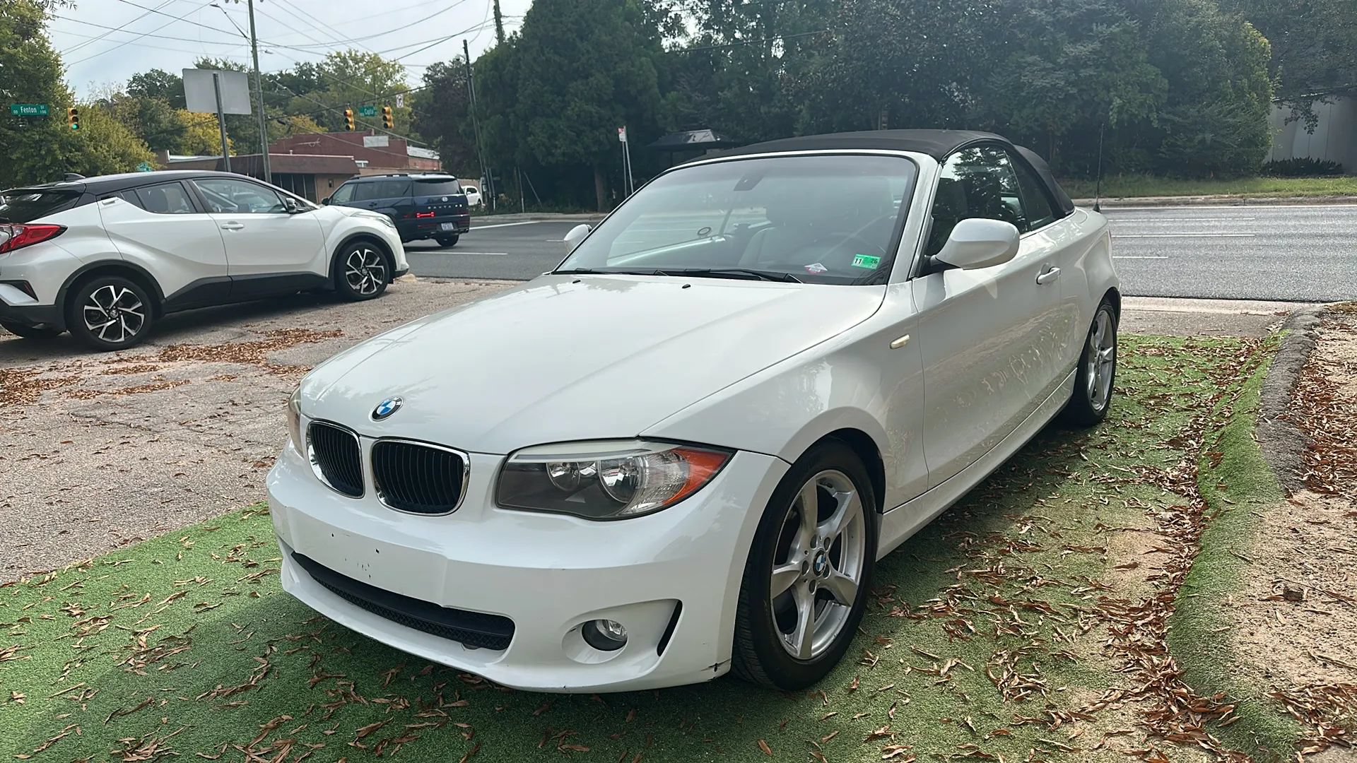 Used 2012 BMW 128i Convertible RWD image 3