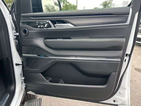 New 2026 Jeep Grand Wagoneer Summit image 27