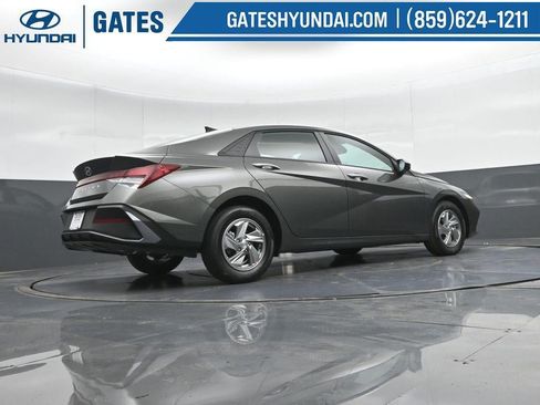 New 2026 Hyundai Elantra SE FWD image 35