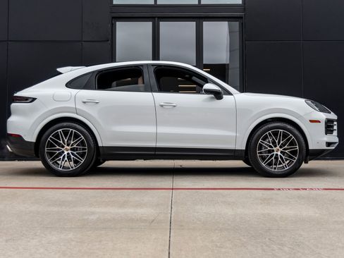 Certified 2026 Porsche Cayenne Coupe AWD/4WD image 12
