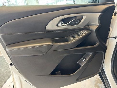 Used 2018 Chevrolet Traverse LT image 10