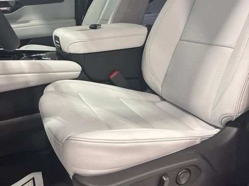 New 2026 Chevrolet Tahoe Premier AWD/4WD image 16