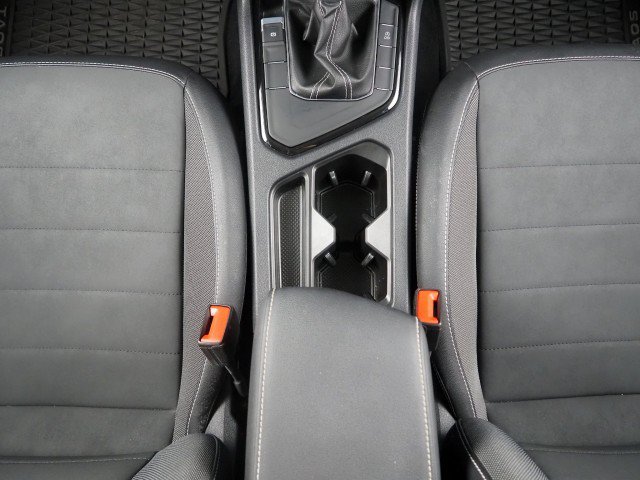Used 2023 Volkswagen Taos SE w/ Sunroof Package w/ Panoramic Sunroof Package FWD image 21