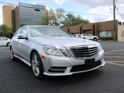 Used 2013 Mercedes-Benz E 350 4MATIC Sedan image 12