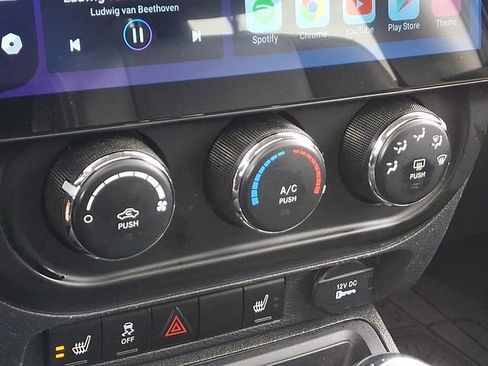 Used 2015 Jeep Patriot High Altitude image 19