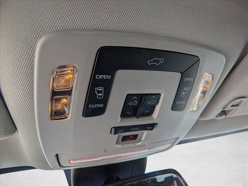 Used 2024 Toyota Sienna XLE image 20