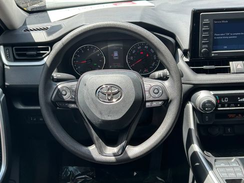 Used 2022 Toyota RAV4 XLE AWD/4WD image 36