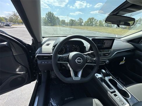 New 2025 Nissan Altima 2.5 SL image 14