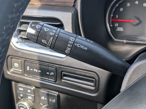 Used 2021 Chevrolet Suburban LT AWD/4WD image 28