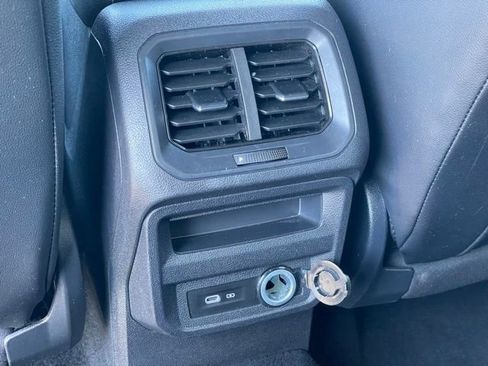 Used 2022 Volkswagen Tiguan SE R-Line image 8