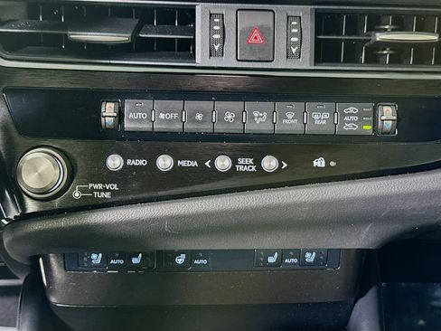 Used 2023 Lexus ES 350 F Sport image 23