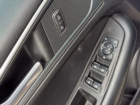Used 2019 Ford Edge SE FWD image 35
