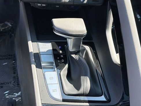 Certified 2025 Hyundai Elantra SEL image 17