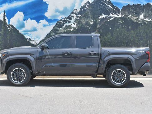 Used 2025 Toyota Tacoma TRD Sport AWD/4WD image 7