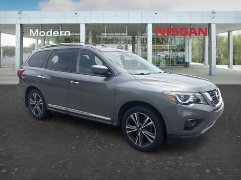 Used 2017 Nissan Pathfinder Platinum AWD/4WD image 7