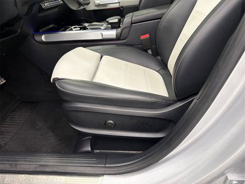 Used 2021 Mercedes-Benz GLB 250 image 10