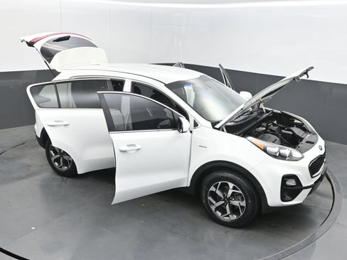 Used 2020 Kia Sportage LX AWD/4WD image 38