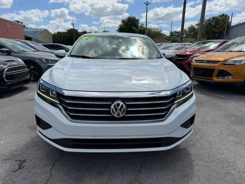 Used 2021 Volkswagen Passat 2.0T SE image 2