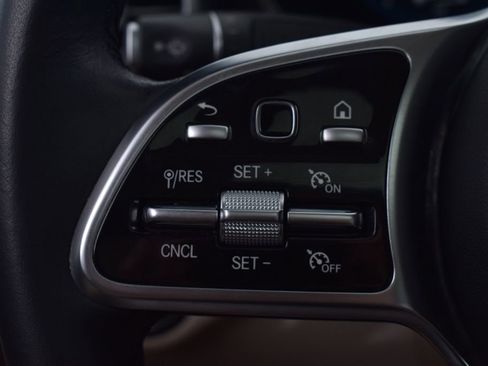 Used 2023 Mercedes-Benz GLC 300 4MATIC Coupe image 18