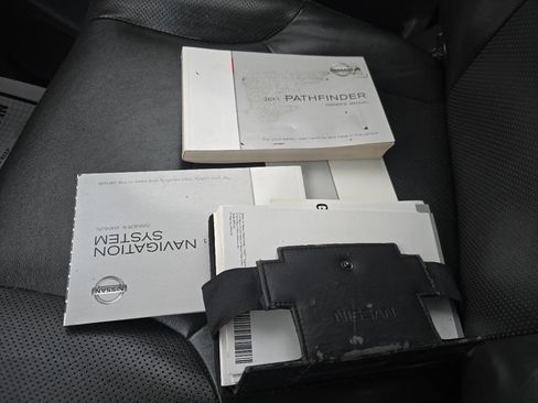 Used 2011 Nissan Pathfinder LE w/ Navigation Pkg image 52