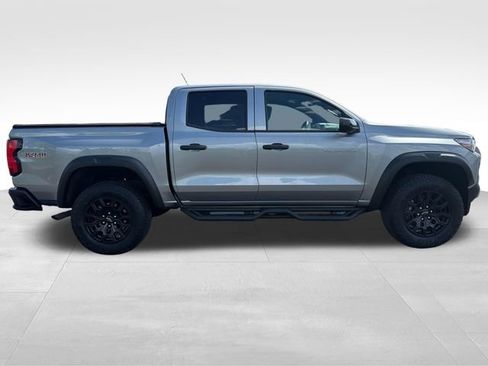 Used 2024 Chevrolet Colorado Trail Boss w/ Technology Package AWD/4WD image 8