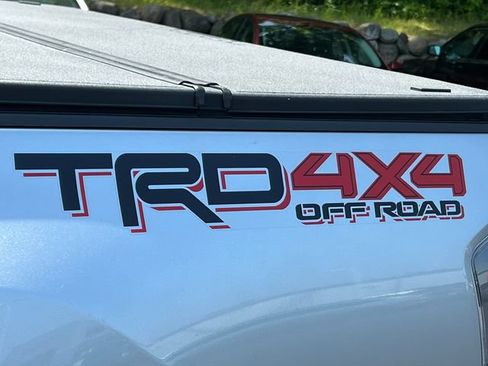 Used 2023 Toyota Tacoma TRD Off-Road w/ TRD Premium Off Road Package AWD/4WD image 2