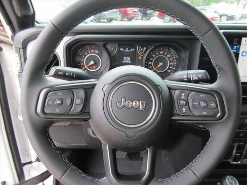 New 2026 Jeep Gladiator Sport AWD/4WD image 22