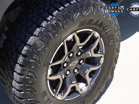 Used 2023 Chevrolet Colorado ZR2 w/ ZR2 Convenience Package III image 9