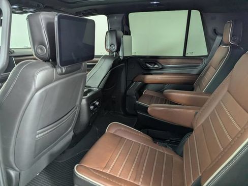 Used 2023 GMC Yukon Denali Ultimate AWD/4WD image 17