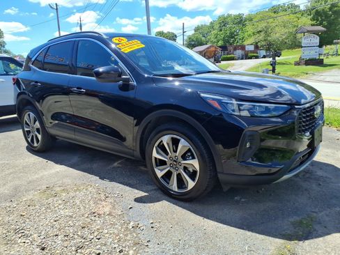 Used 2024 Ford Escape Platinum AWD/4WD image 1
