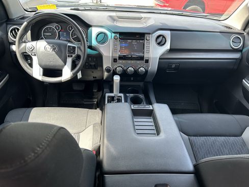 Used 2017 Toyota Tundra SR5 w/ SR5 Upgrade Package AWD/4WD image 20