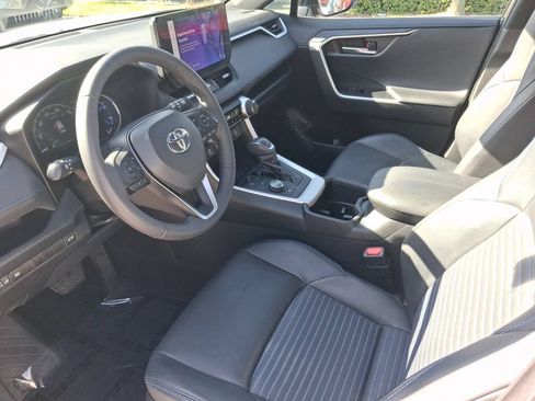 Used 2023 Toyota RAV4 XSE AWD/4WD image 11