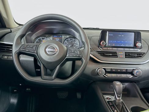 Used 2024 Nissan Altima 2.5 S FWD image 18