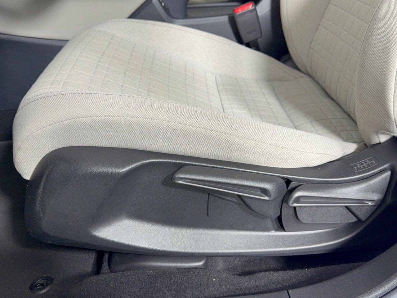 Certified 2024 Honda HR-V LX image 16