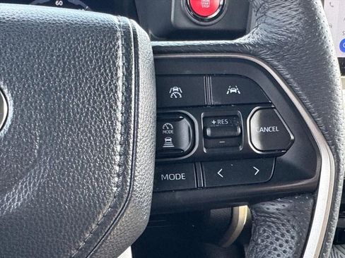 Used 2025 Toyota Tacoma TRD Off-Road AWD/4WD image 18