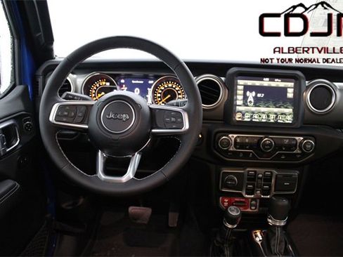 Used 2023 Jeep Gladiator Rubicon w/ Cold Weather Group image 37