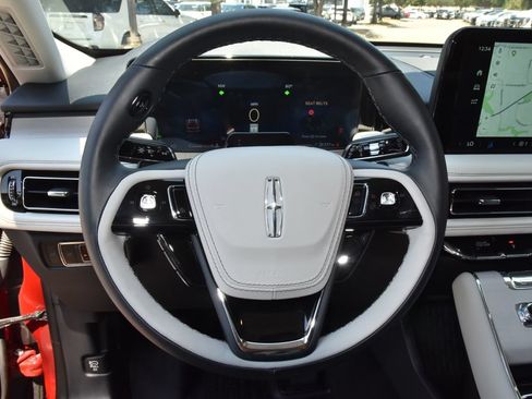 Certified 2026 Lincoln Aviator Reserve AWD/4WD image 24