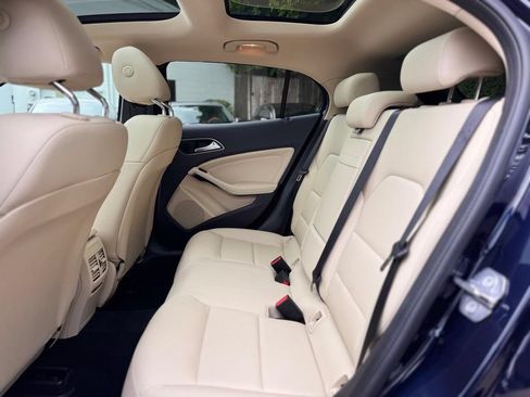 Used 2019 Mercedes-Benz GLA 250 4MATIC w/ Premium Package image 23