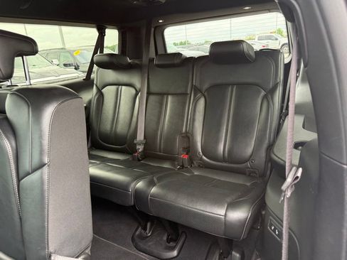 Used 2024 Jeep Wagoneer L Series II w/ Flexible Seating Group AWD/4WD image 10